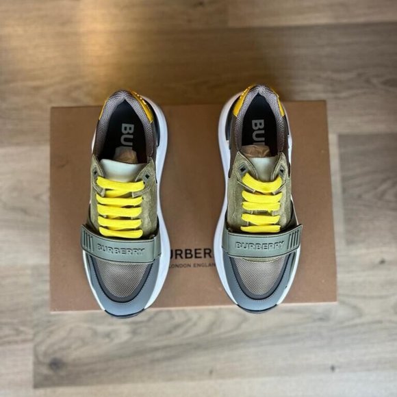 Woman Burberry Sneakers New Ramsey Check Size US 8/ EU 38 - Picture 2 of 8